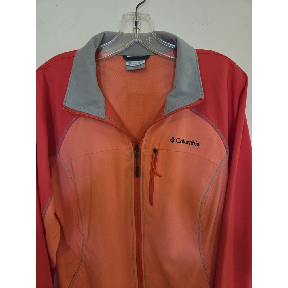 Columbia women's light weight jacket-size large